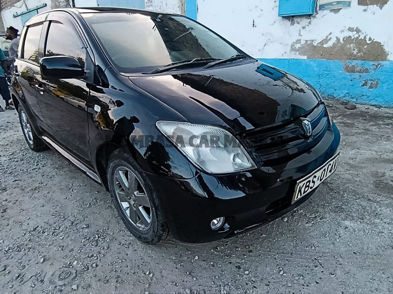 Toyota IST