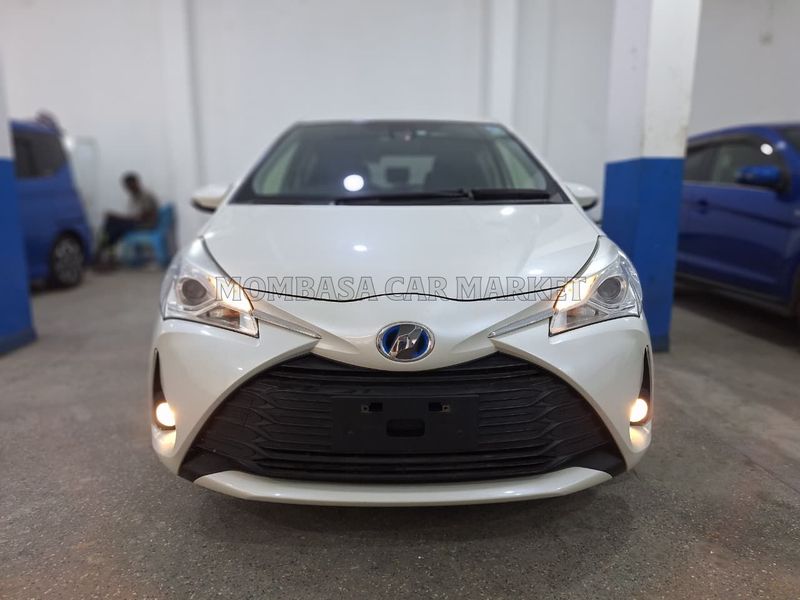 Toyota VITZ HYBRID