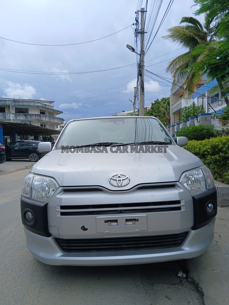 Toyota SUCCEED