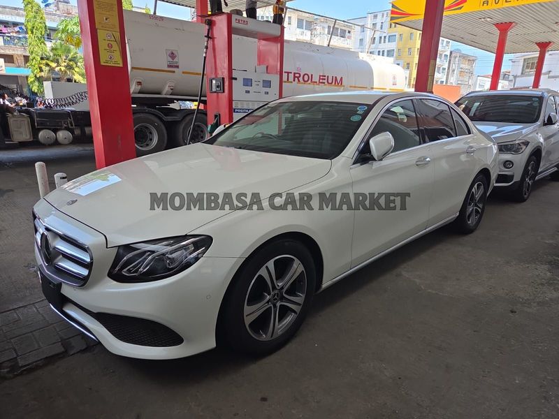 Mercedes E200