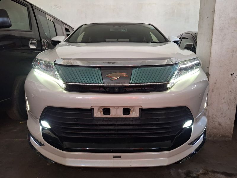 Toyota HARRIER HYBRID PREMIUM ELEGANCE ADVANCE 4WD