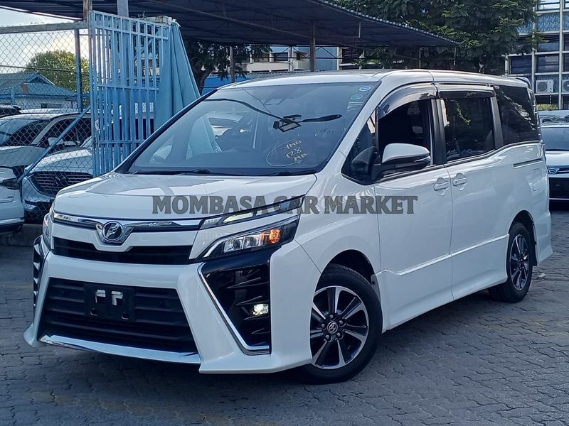 Toyota Voxy ZS