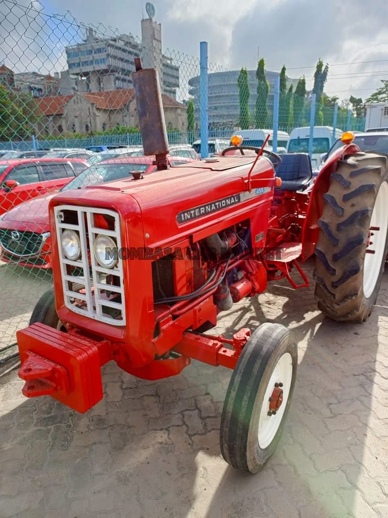 Tractor INTERNATIONAL BRAND