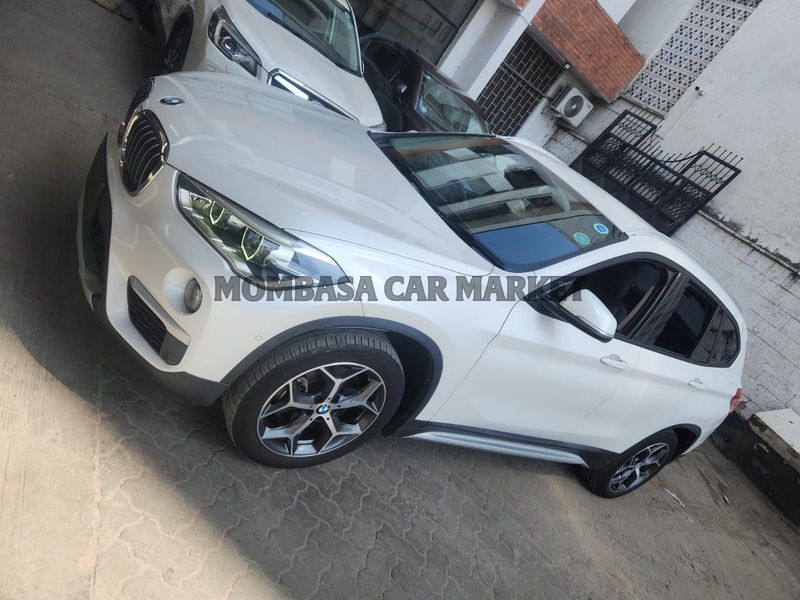 BMW X1 x-DRIVE 20i