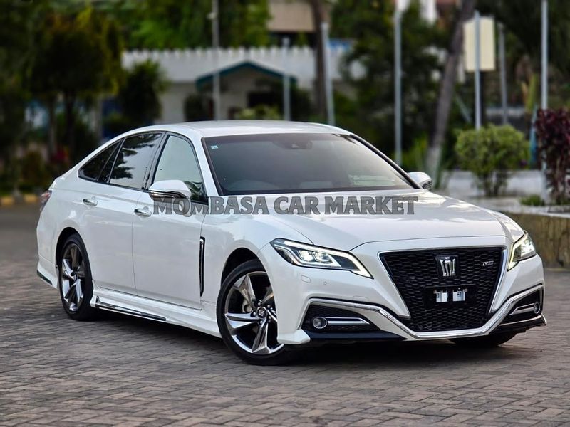 Toyota Crown RS