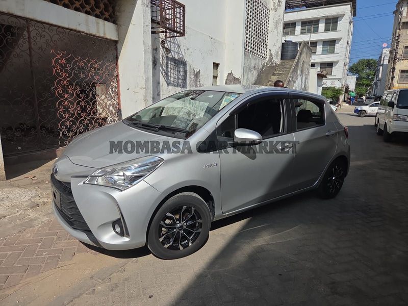 Toyota Vitz Hybrid