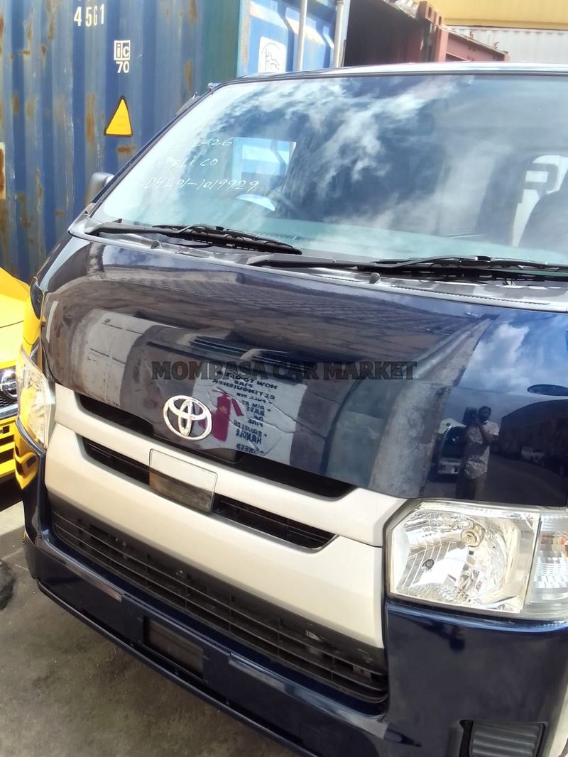 Toyota Hiace 7l