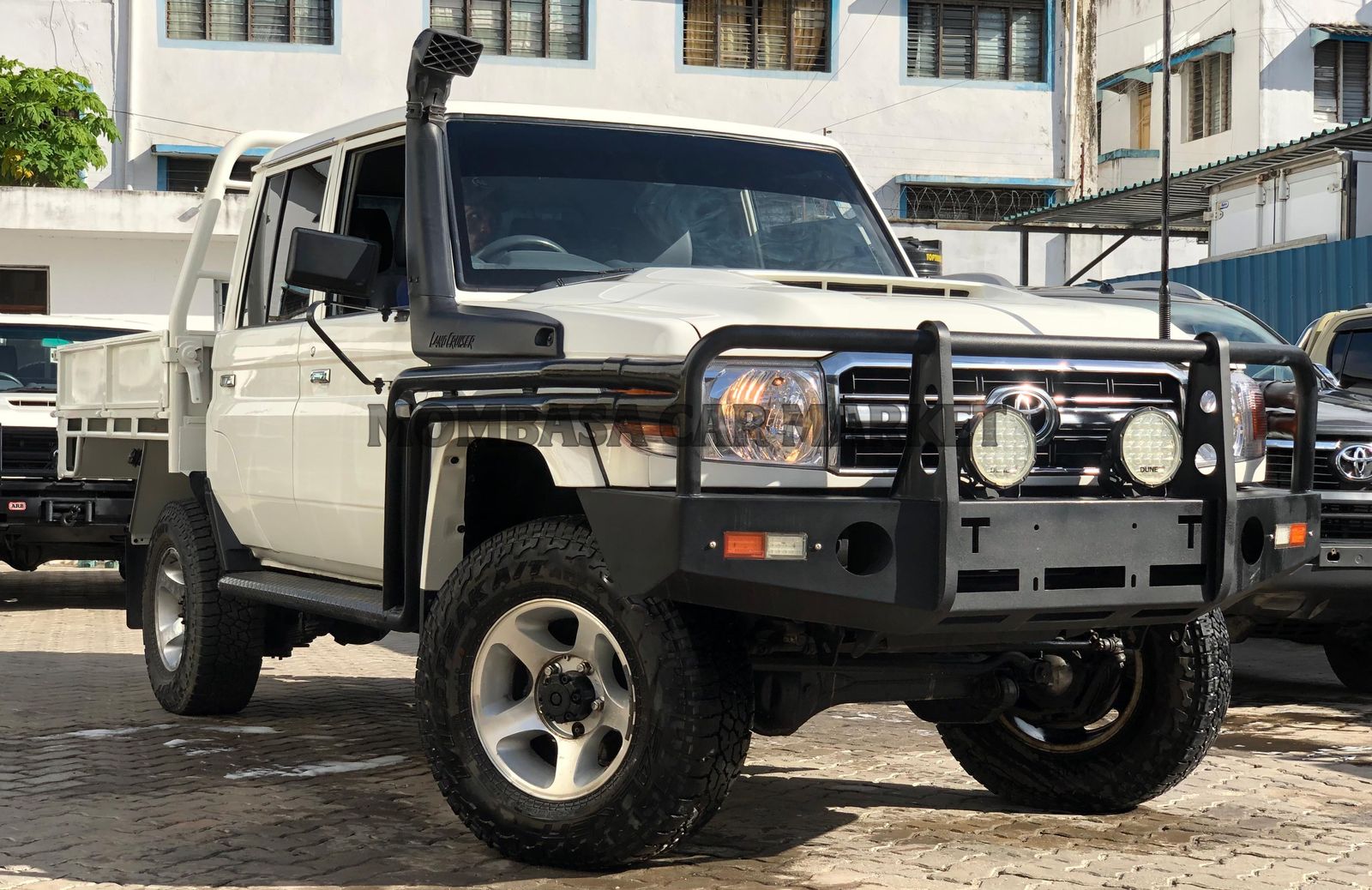 Toyota Land Cruiser Pickup