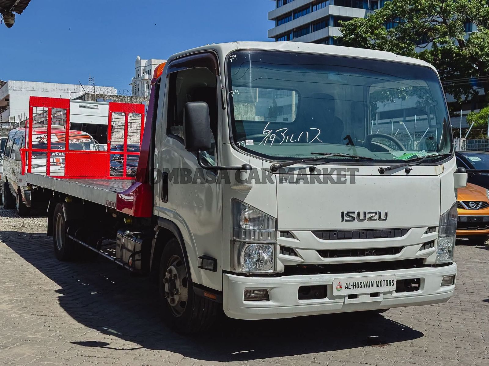 Isuzu Elf Car Carrier