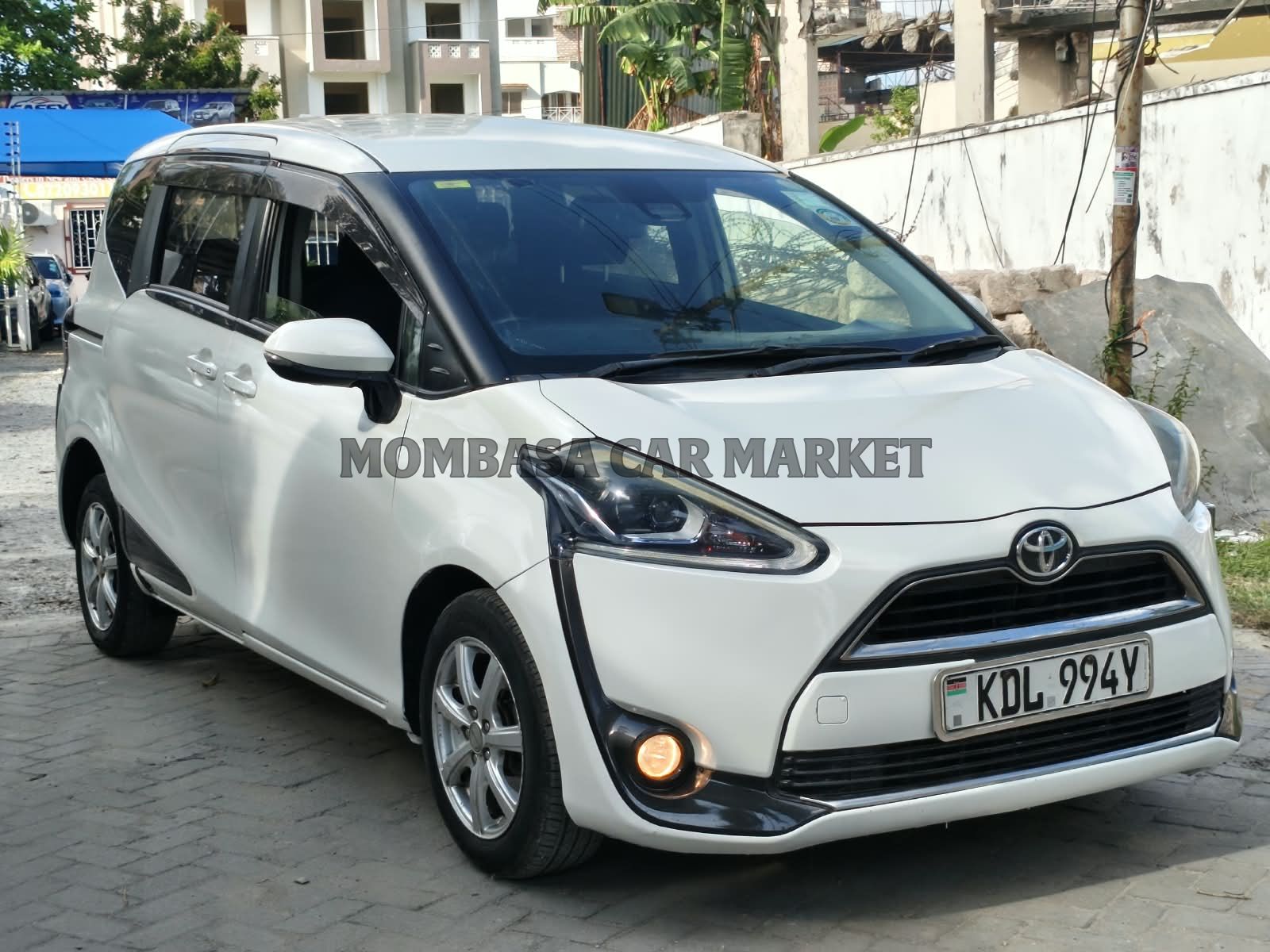 Toyota Sienta