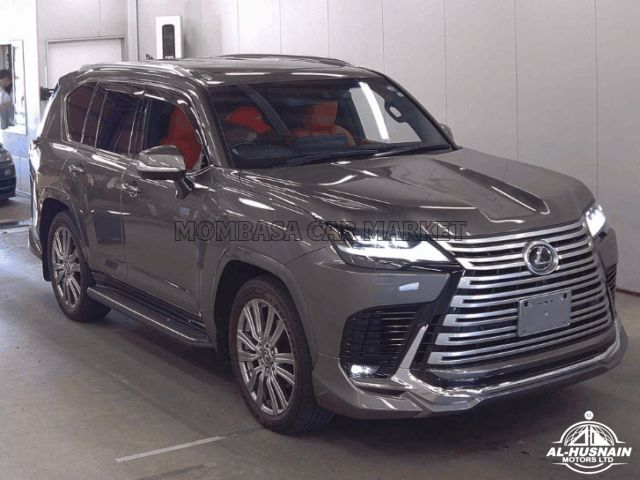 Lexus LX600