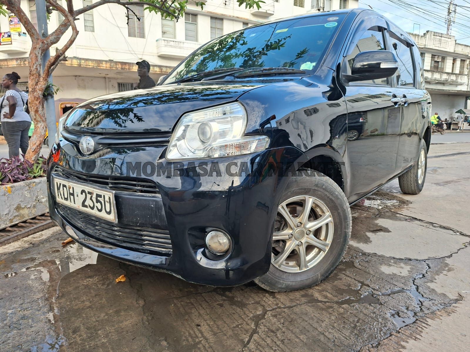 Toyota Sienta