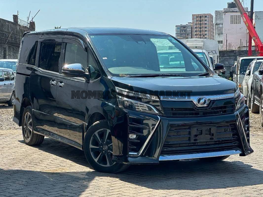 Toyota Voxy 4WD