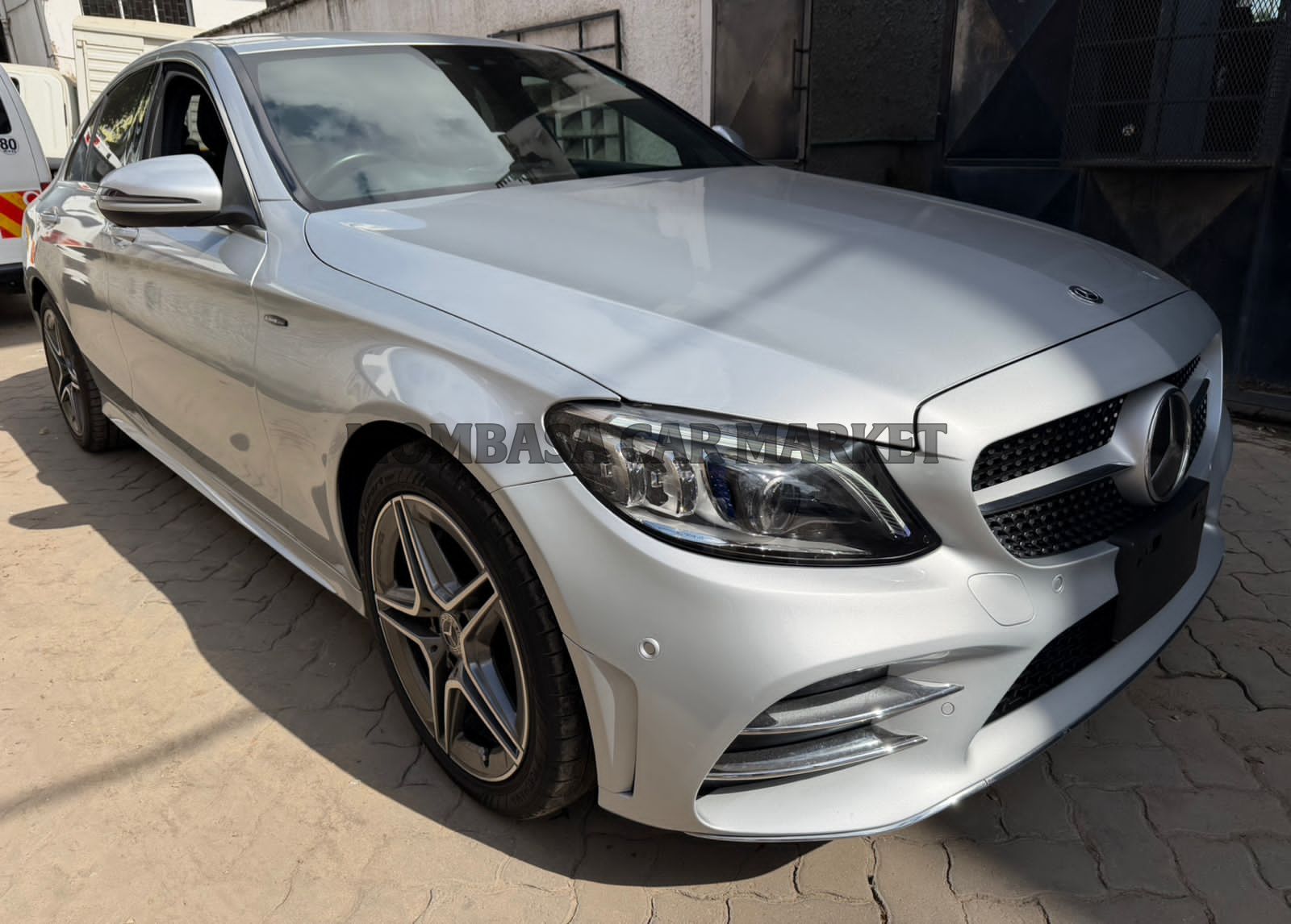 Mercedes C200