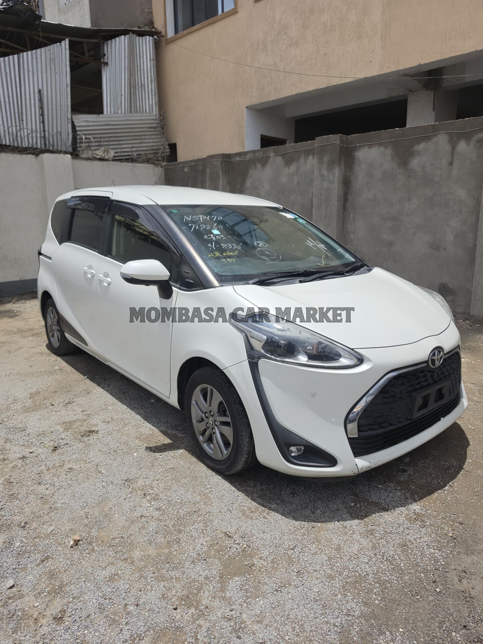 Toyota Sienta