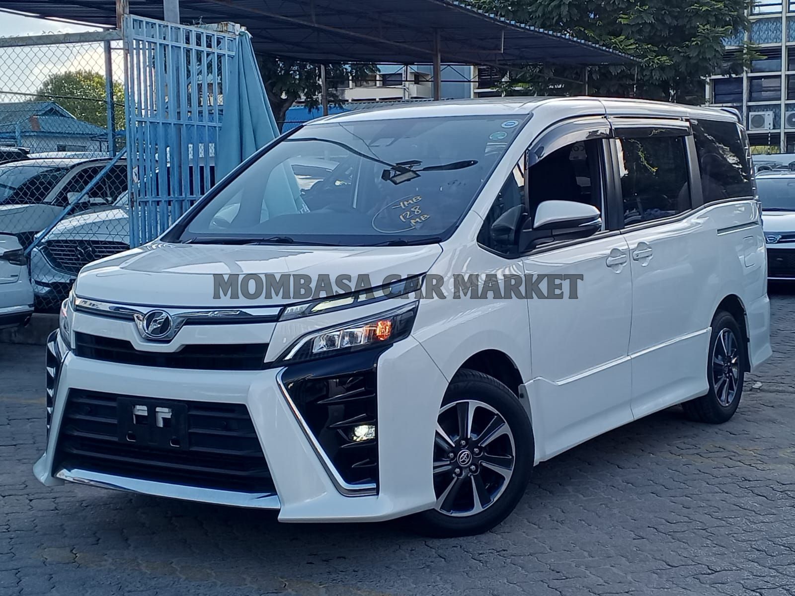 Toyota Voxy ZS