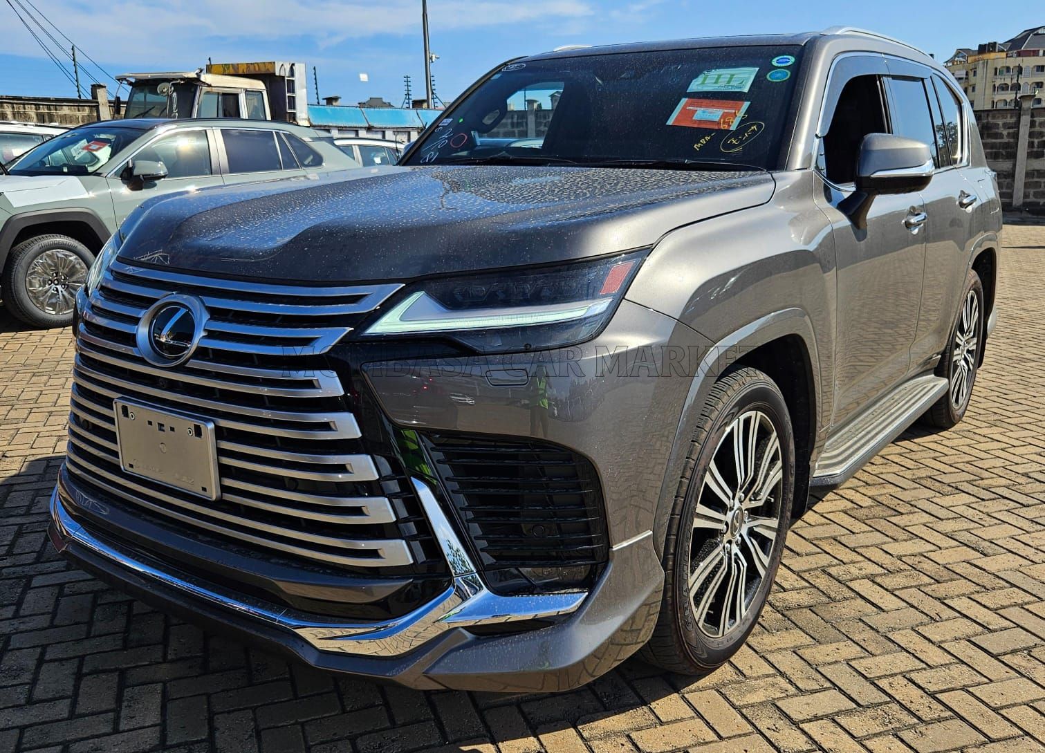 Lexus LX600