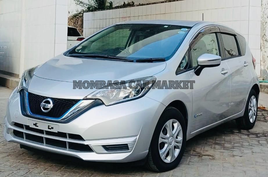 Nissan NOTE E POWER