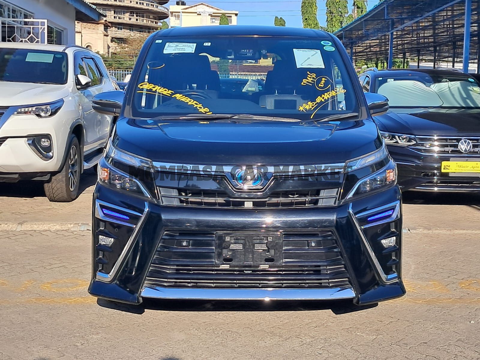Toyota Voxy Hybrid