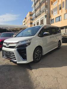 Toyota Voxy ZV
