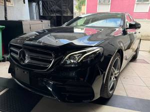 Mercedes E200