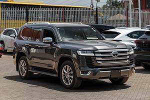Toyota Land Cruiser LC300 ZX