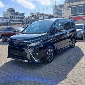 Toyota Voxy ZS