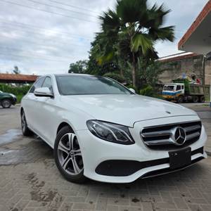Mercedes E200