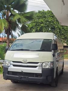 Toyota Hiace 9L