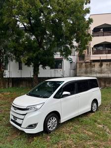 Toyota NOAH Non-HYBRID