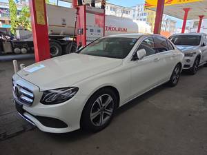 Mercedes E200