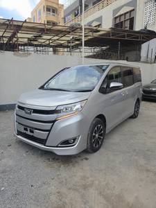 Toyota NOAH Non-HYBRID