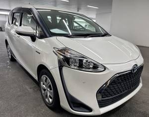 Toyota Sienta Hybrid