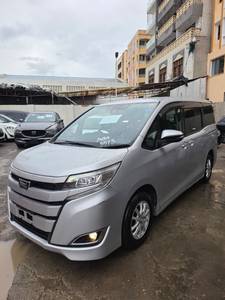Toyota NOAH Non-HYBRID